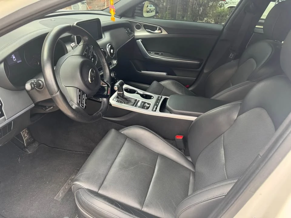 2018 Kia Stinger - Image 6 of 17