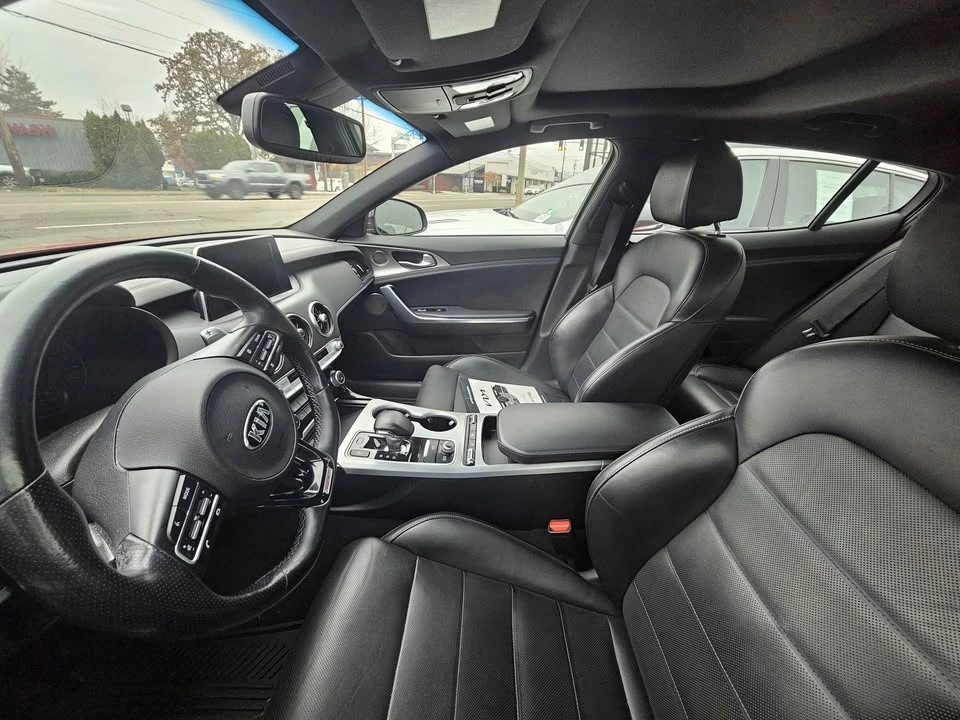2018 Kia Stinger - Image 10 of 13