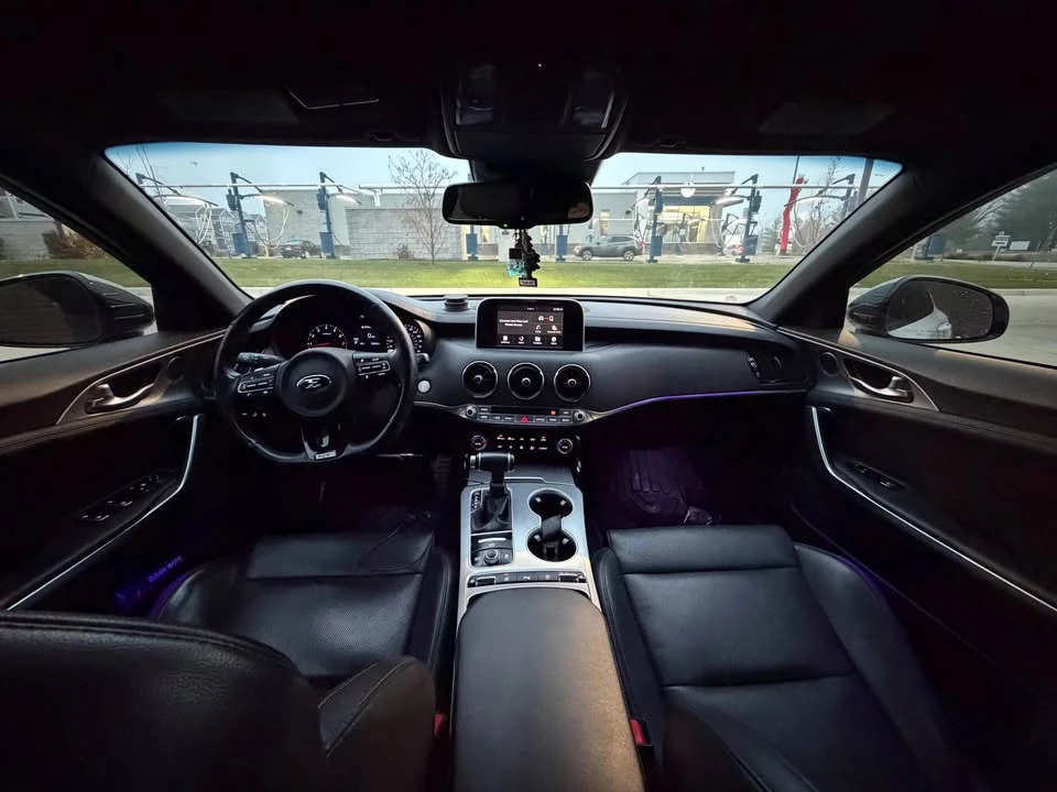 2018 Kia Stinger - Image 10 of 20