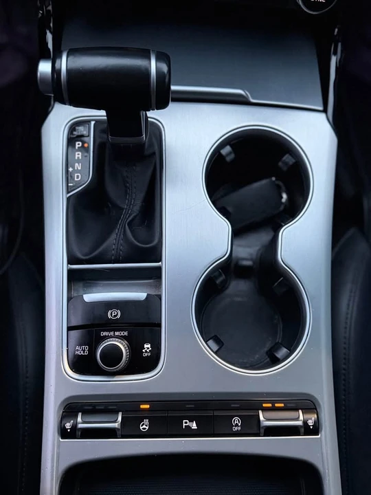 2018 Kia Stinger - Image 17 of 20
