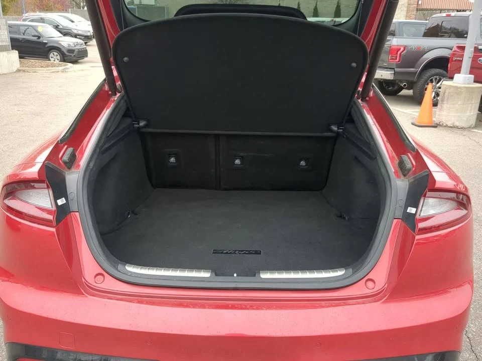 2018 Kia Stinger - Image 16 of 17