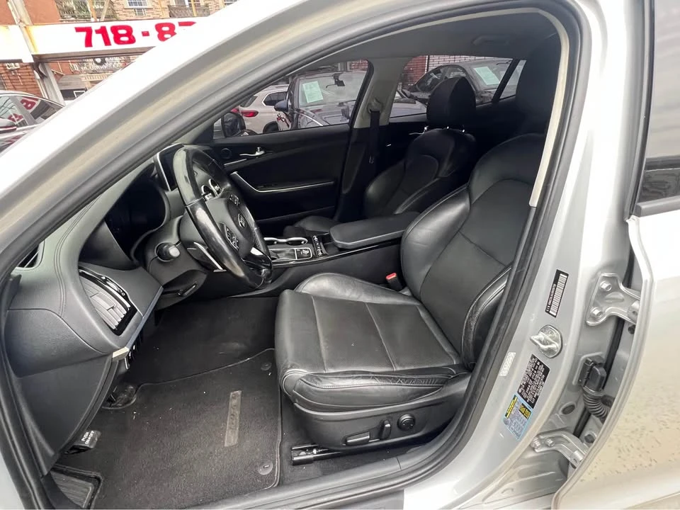 2018 Kia Stinger - Image 12 of 18
