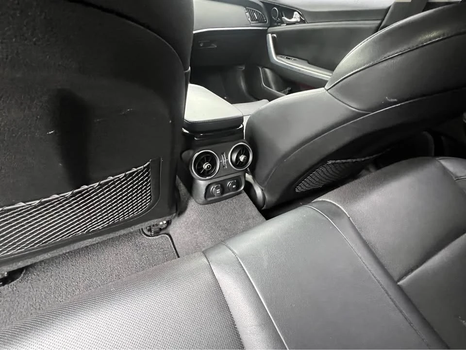2018 Kia Stinger - Image 9 of 18