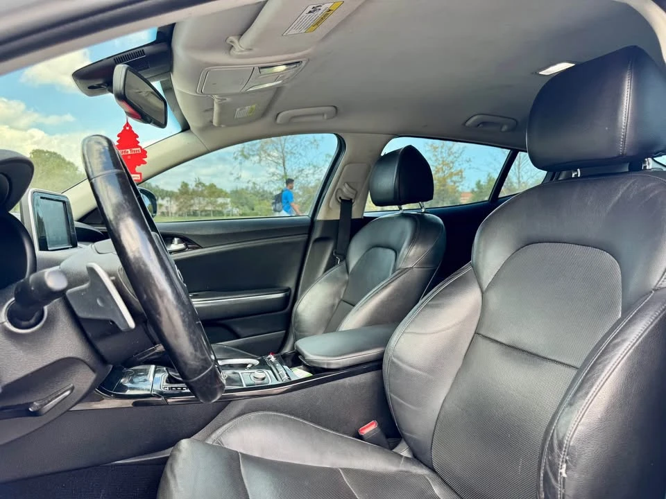 2018 Kia Stinger - Image 10 of 14