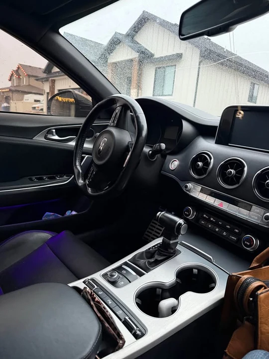 2018 Kia Stinger - Image 5 of 9