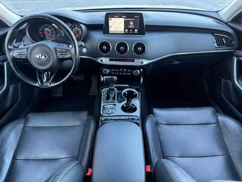 2018 Kia Stinger - Image 8 of 17