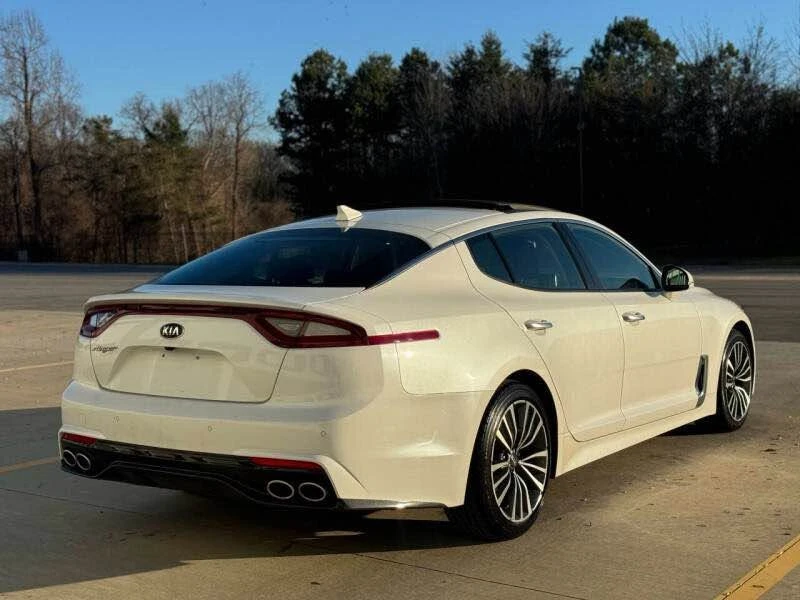 2018 Kia Stinger - Image 4 of 17