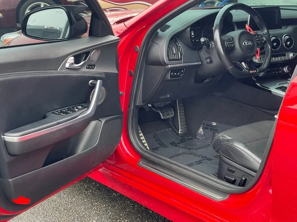 2018 Kia Stinger - Image 17 of 20