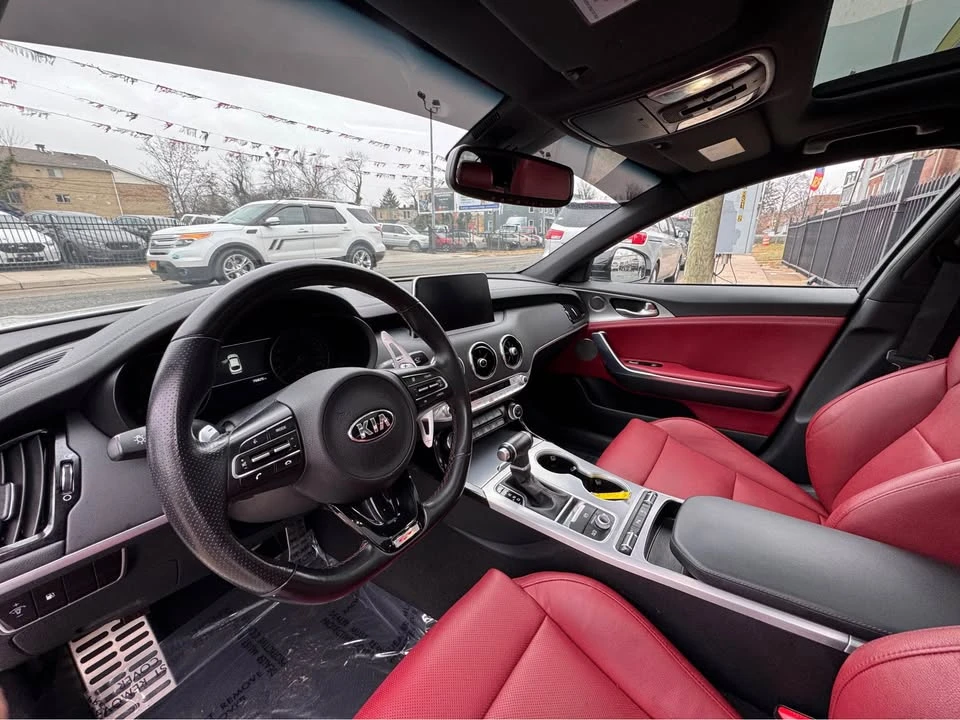 2018 Kia Stinger - Image 9 of 20