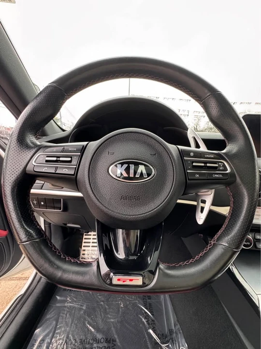 2018 Kia Stinger - Image 14 of 20