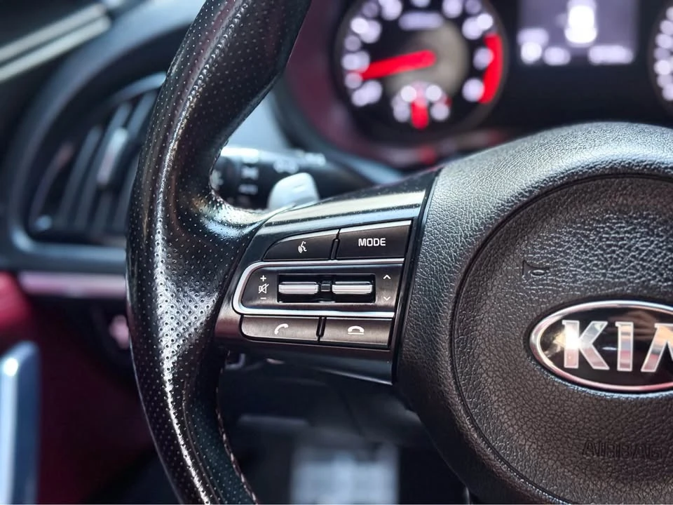 2018 Kia Stinger - Image 3 of 15