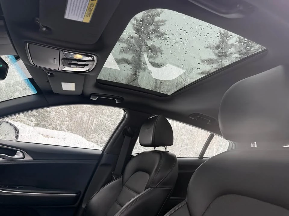 2018 Kia Stinger - Image 9 of 15