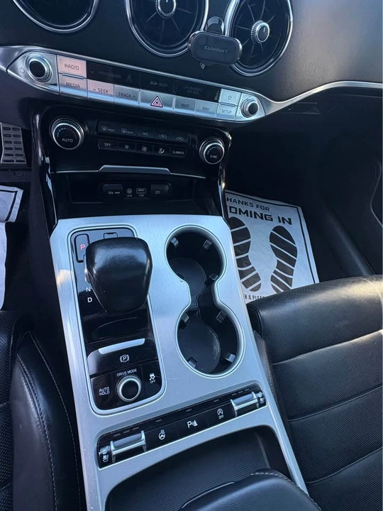 2018 Kia Stinger - Image 10 of 13