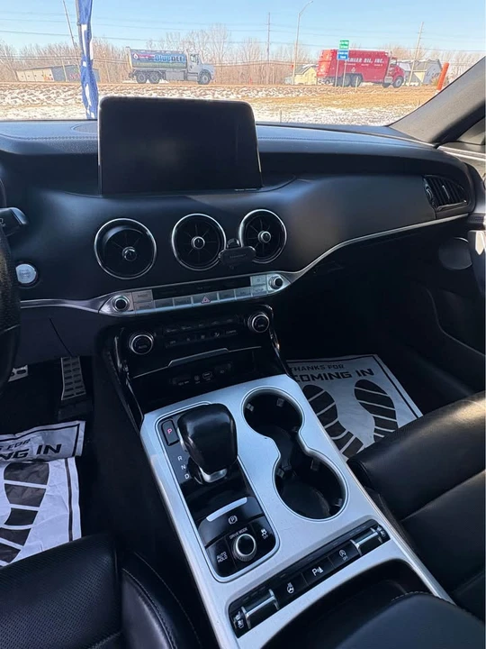 2018 Kia Stinger - Image 3 of 13