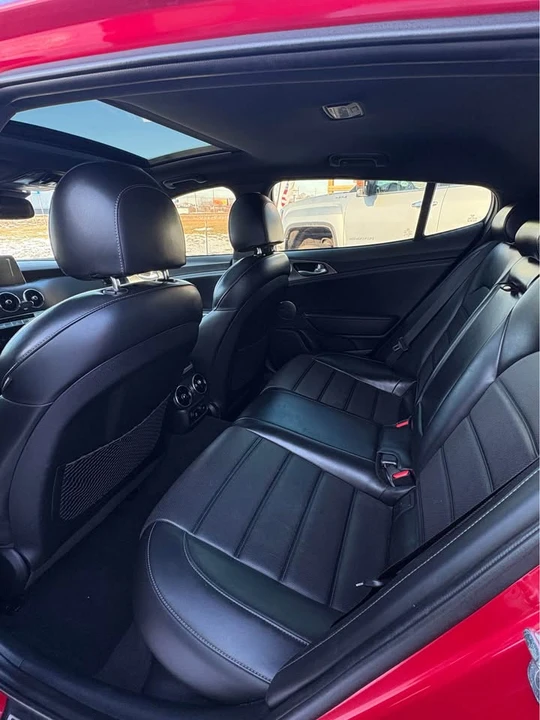 2018 Kia Stinger - Image 4 of 13