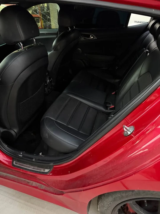 2018 Kia Stinger - Image 6 of 7