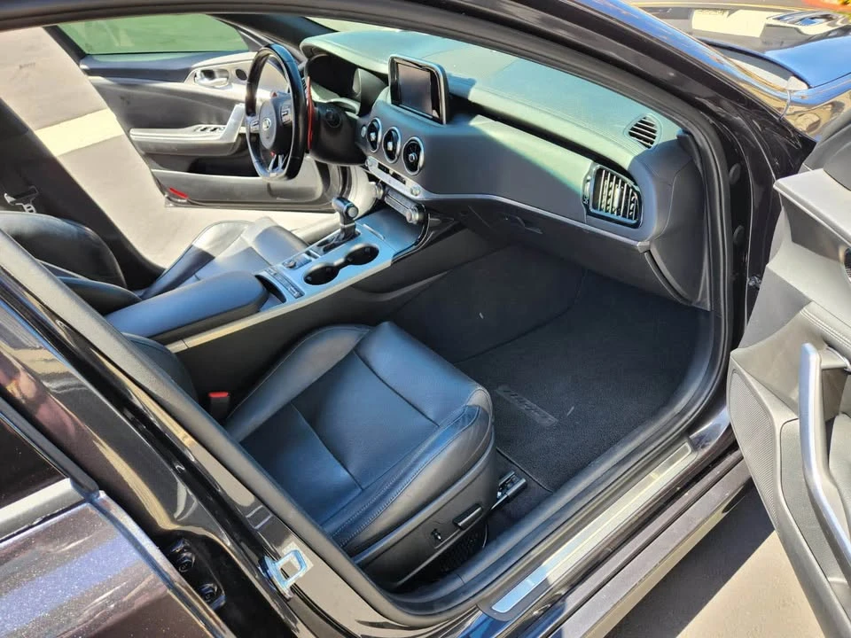 2018 Kia Stinger - Image 11 of 20