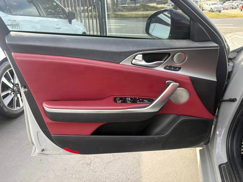 2018 Kia Stinger - Image 10 of 11