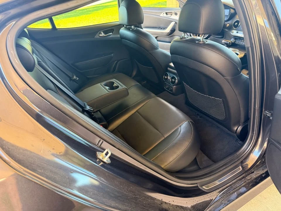 2018 Kia Stinger - Image 10 of 14