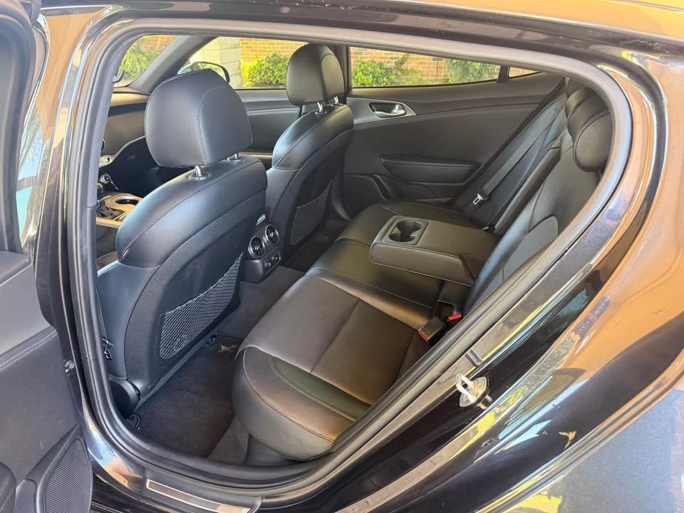 2018 Kia Stinger - Image 8 of 14