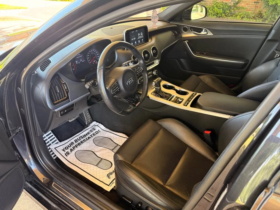 2018 Kia Stinger - Image 9 of 14