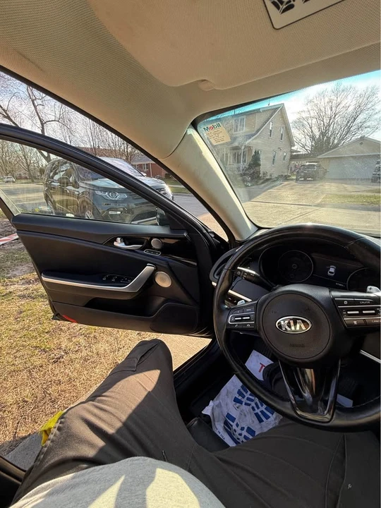 2018 Kia Stinger - Image 8 of 13