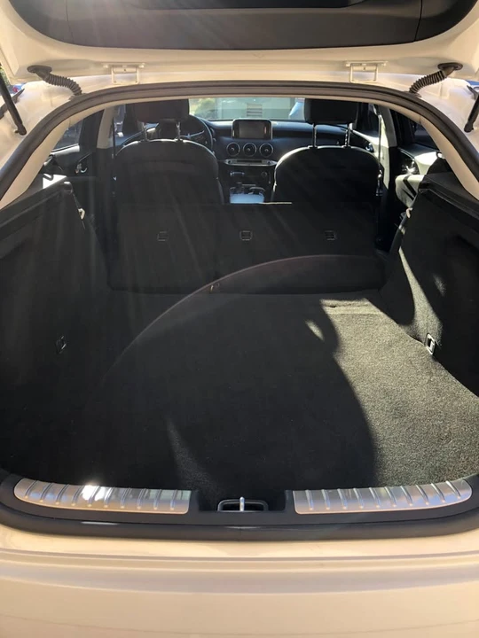 2018 Kia Stinger - Image 11 of 15