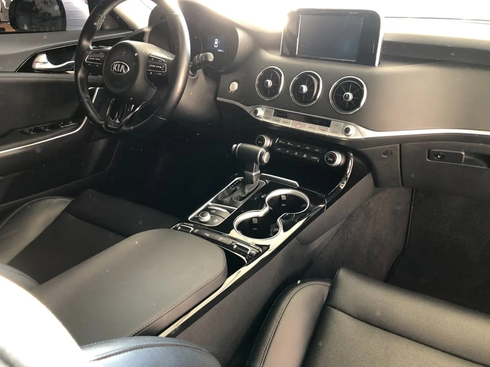 2018 Kia Stinger - Image 8 of 15