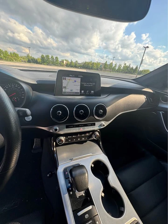 2018 Kia Stinger - Image 10 of 18