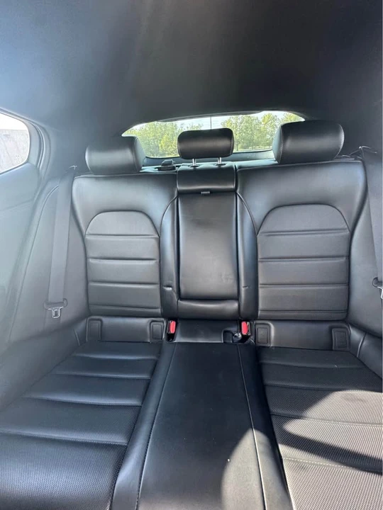 2018 Kia Stinger - Image 12 of 18