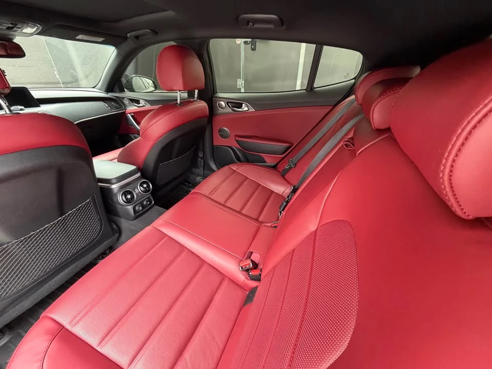 2018 Kia Stinger - Image 8 of 9