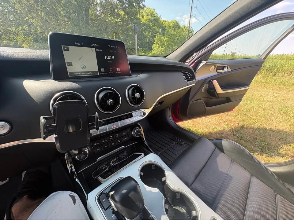2018 Kia Stinger - Image 8 of 18