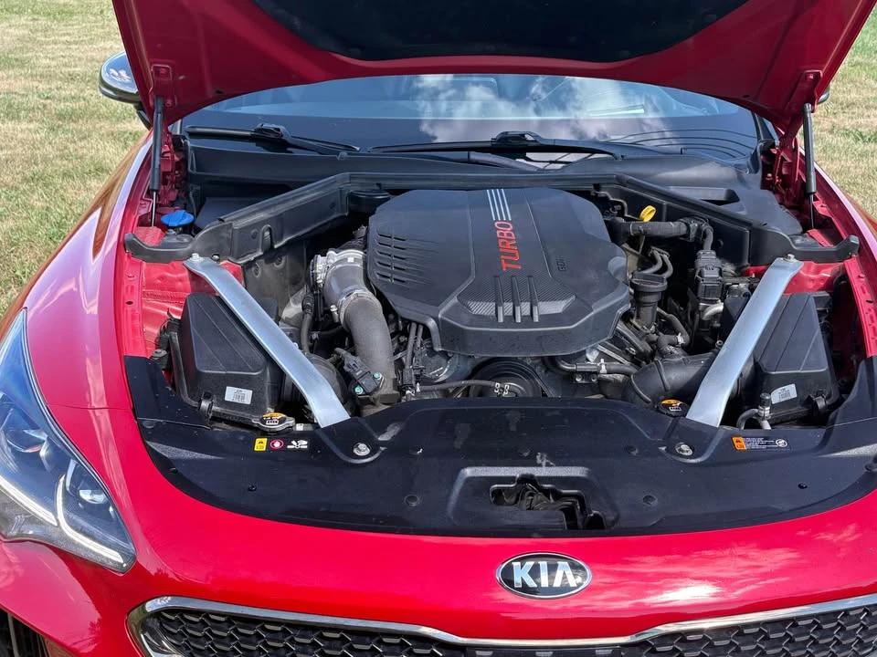 2018 Kia Stinger - Image 9 of 18