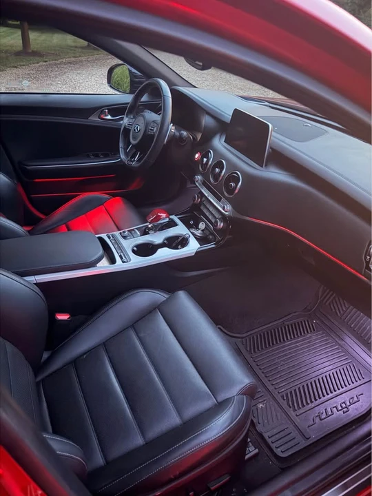 2018 Kia Stinger - Image 8 of 10