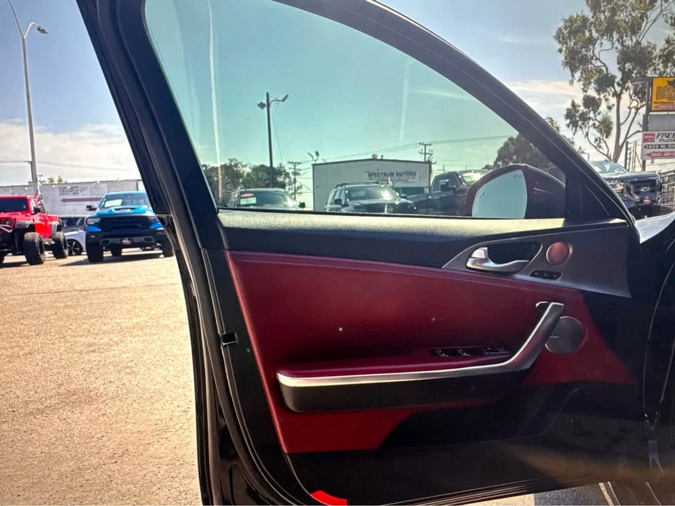 2018 Kia Stinger - Image 6 of 10