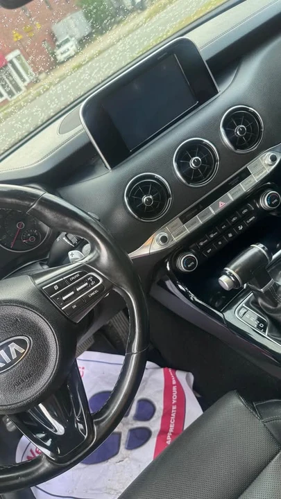 2018 Kia Stinger - Image 6 of 8