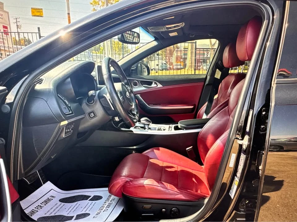 2018 Kia Stinger - Image 7 of 10