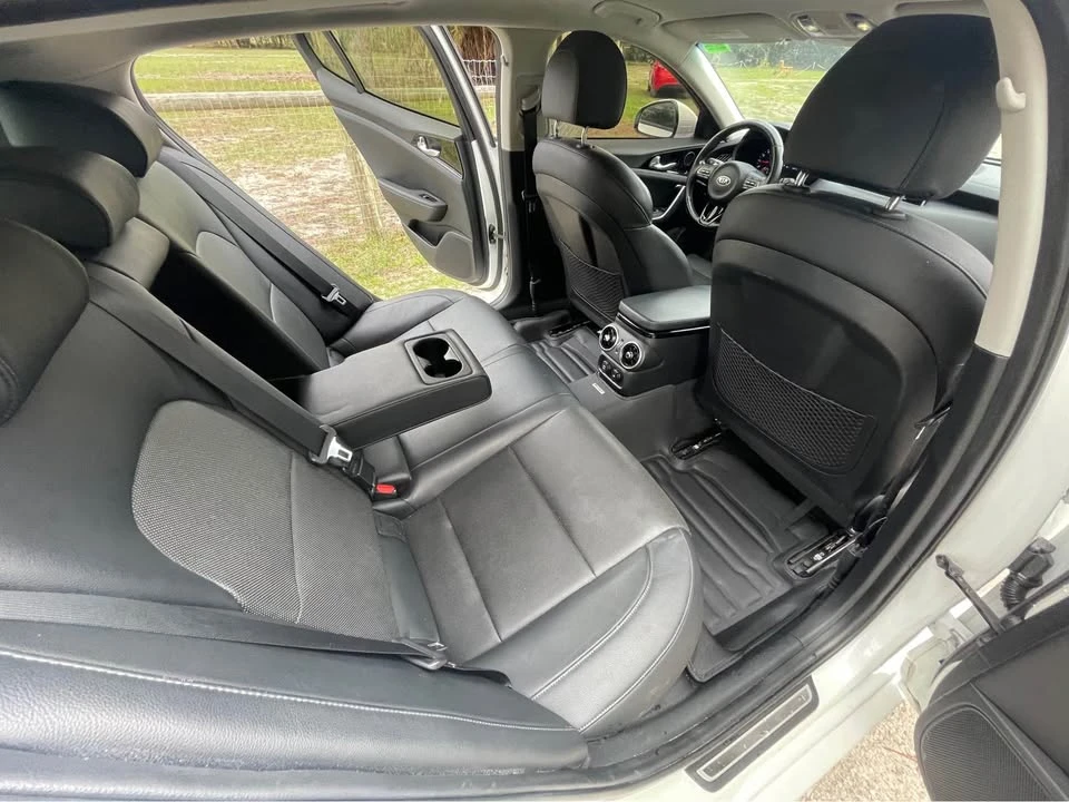 2018 Kia Stinger - Image 12 of 19