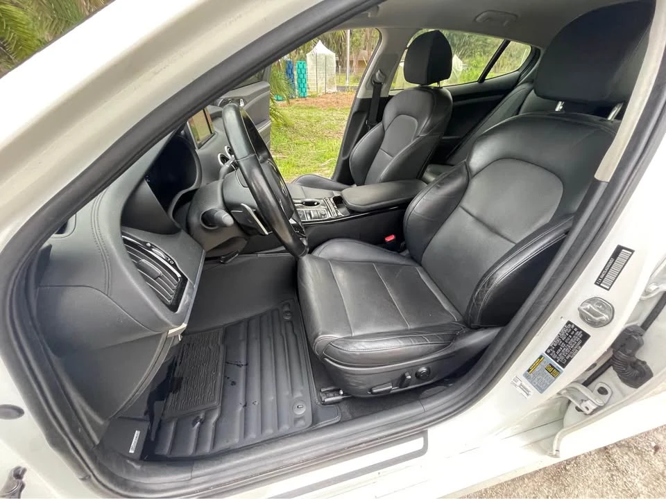 2018 Kia Stinger - Image 14 of 19