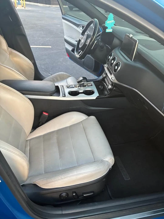 2018 Kia Stinger - Image 17 of 20