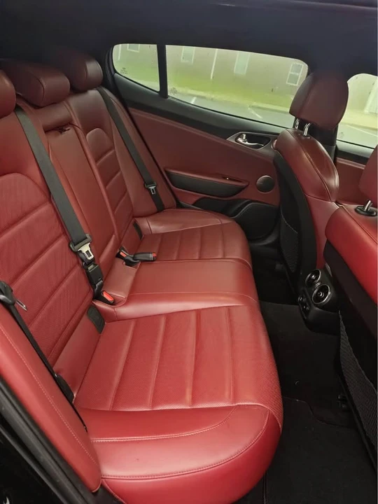 2018 Kia Stinger - Image 16 of 18