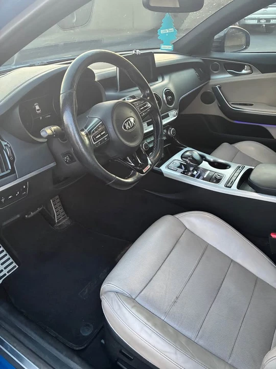 2018 Kia Stinger - Image 10 of 20