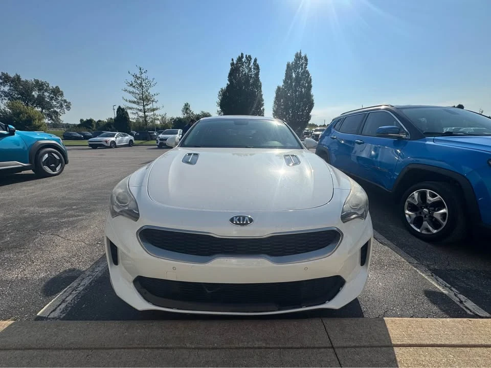 2018 Kia Stinger - Image 2 of 10
