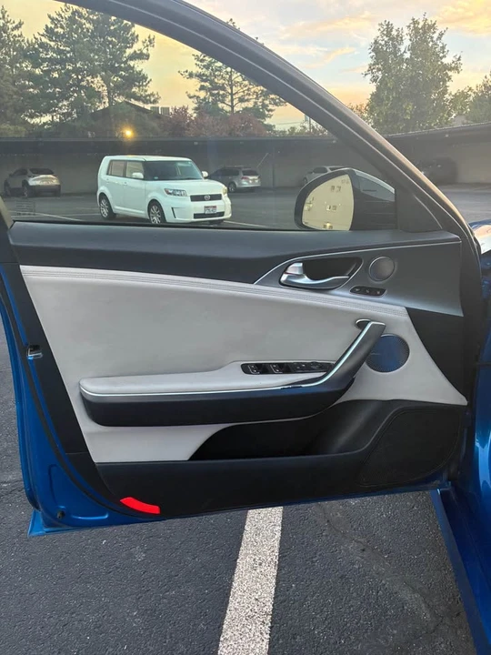 2018 Kia Stinger - Image 11 of 20