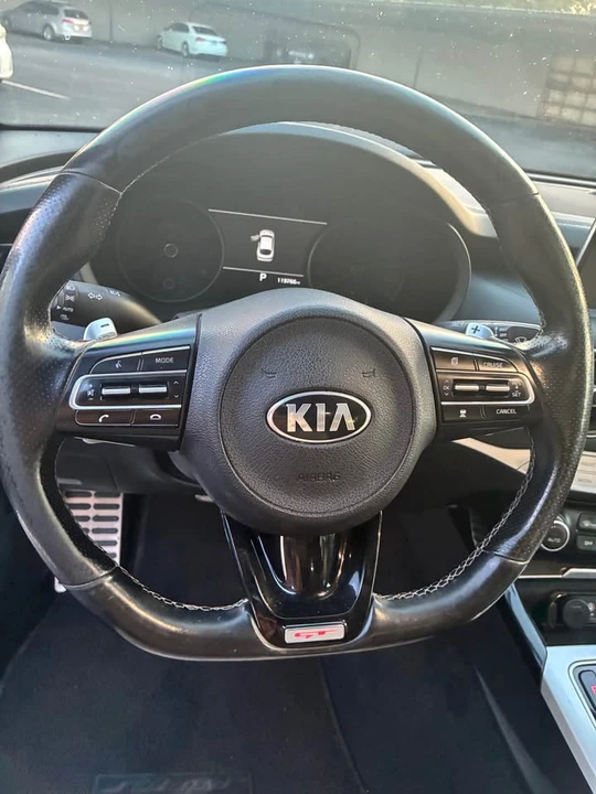 2018 Kia Stinger - Image 13 of 20