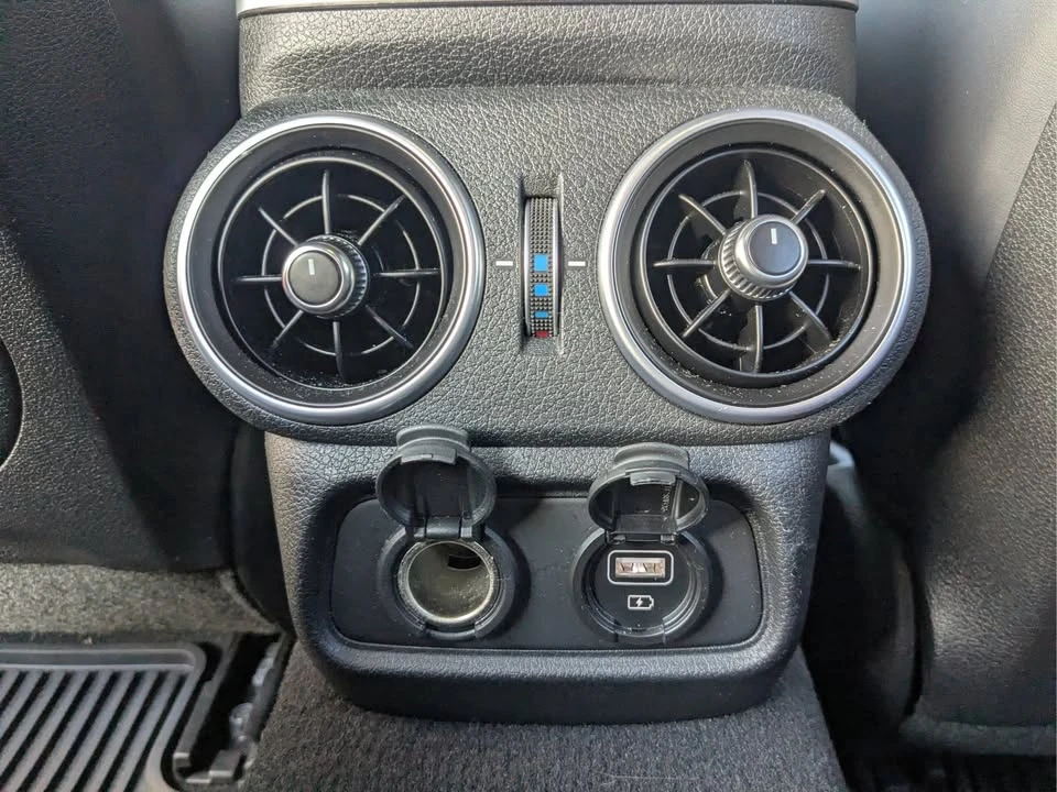 2018 Kia Stinger - Image 13 of 19
