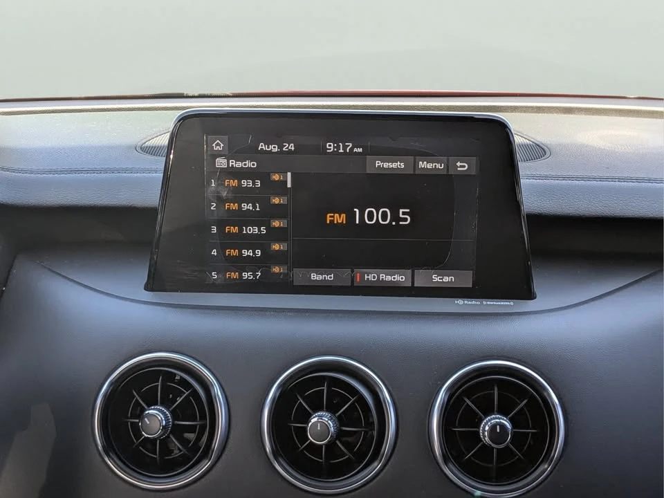 2018 Kia Stinger - Image 17 of 19