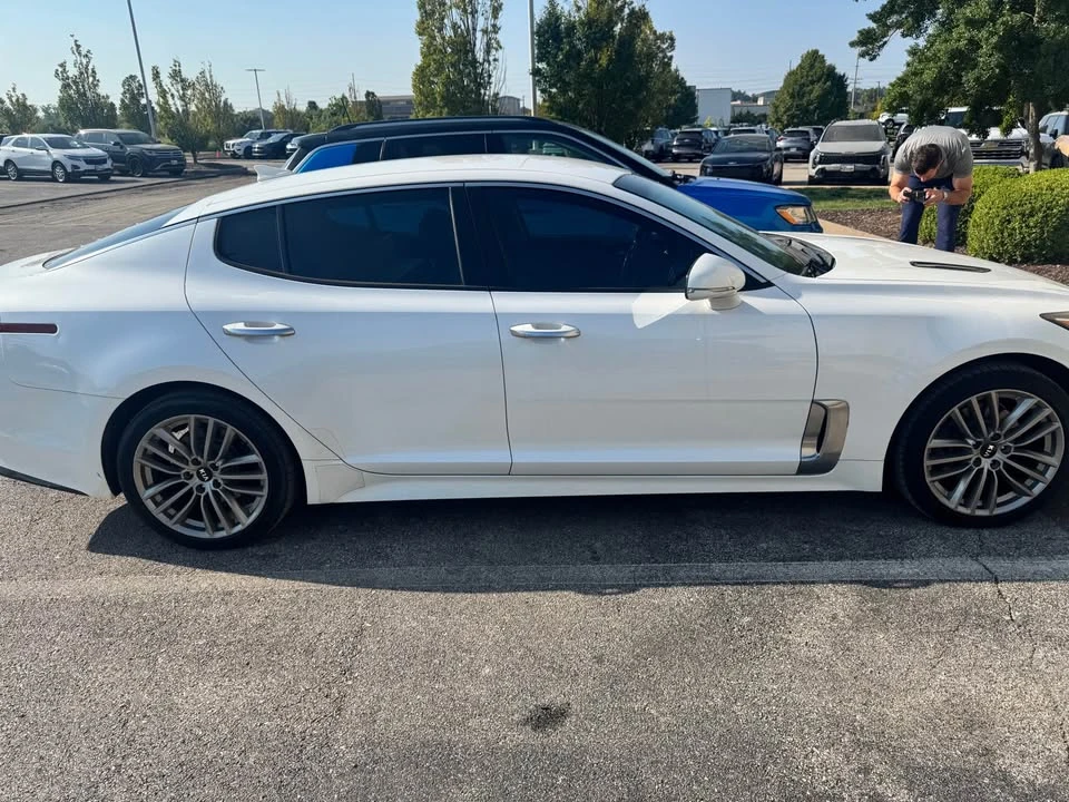 2018 Kia Stinger - Image 2 of 9