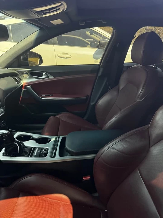 2018 Kia Stinger - Image 7 of 11