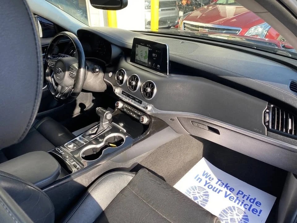 2018 Kia Stinger - Image 12 of 19